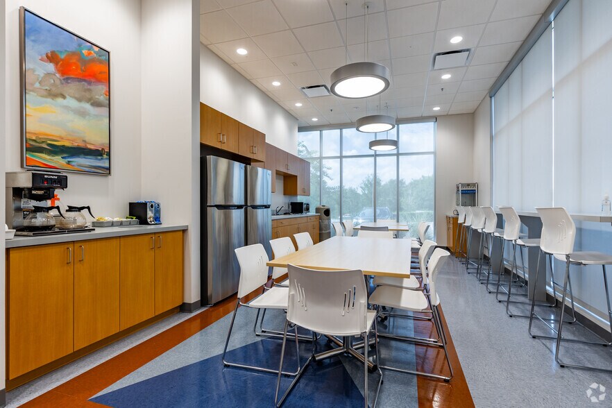 More Photos Of 4715 Data Ct, Orlando Office For Sale