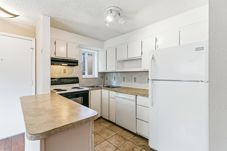 More Photos Of 1152 York St, Denver Apartments For Sale