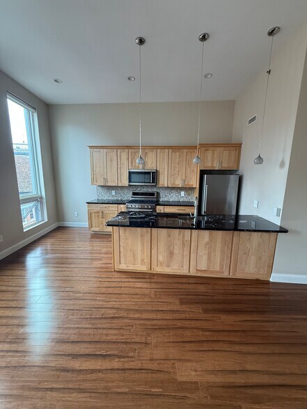More Photos Of 104 Prince St, Boston Apartments For Sale