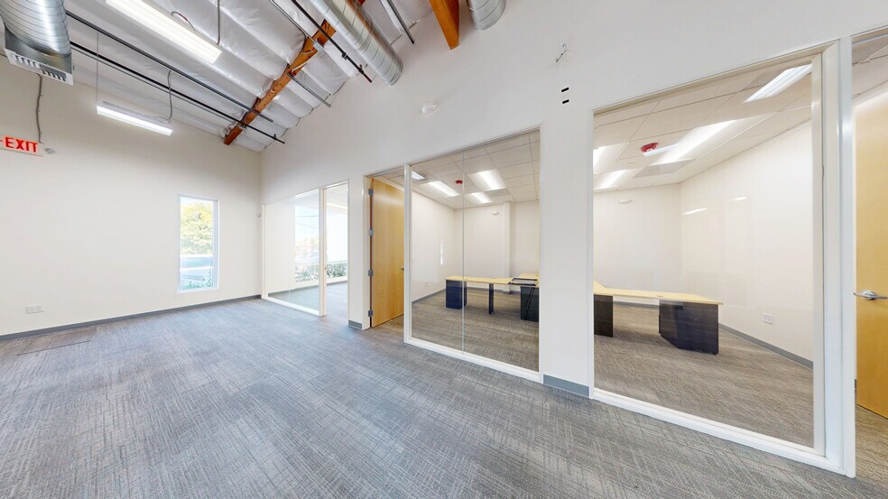 More Photos Of 2569 Wyandotte St, Mountain View Flex For Sale