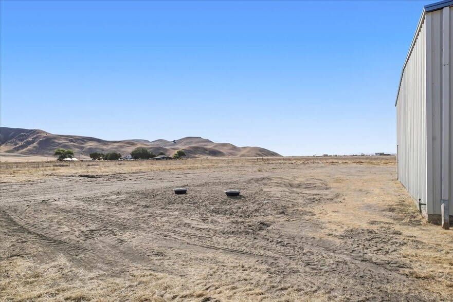 More Photos Of 485 S 8th St, Shandon Industrial For Sale