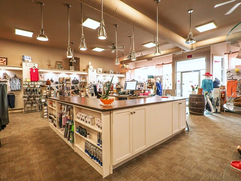 More Photos Of 4817 50 Street, Stettler Storefront Retail Office For Sale