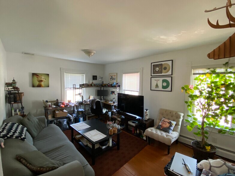 More Photos Of 1029 Lancaster Ave, Berwyn Apartments For Lease