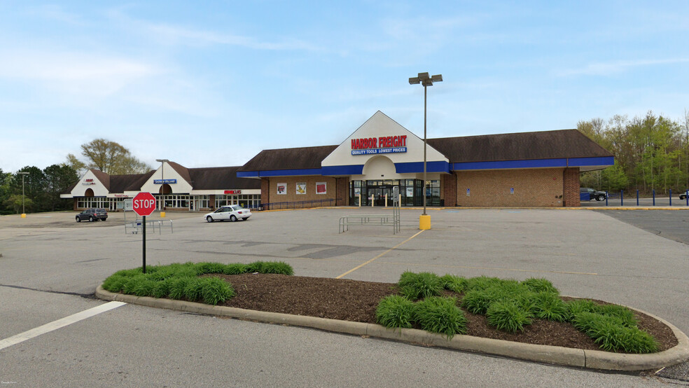 Primary Photo Of 15411-15423 W High St, Middlefield General Retail For Lease