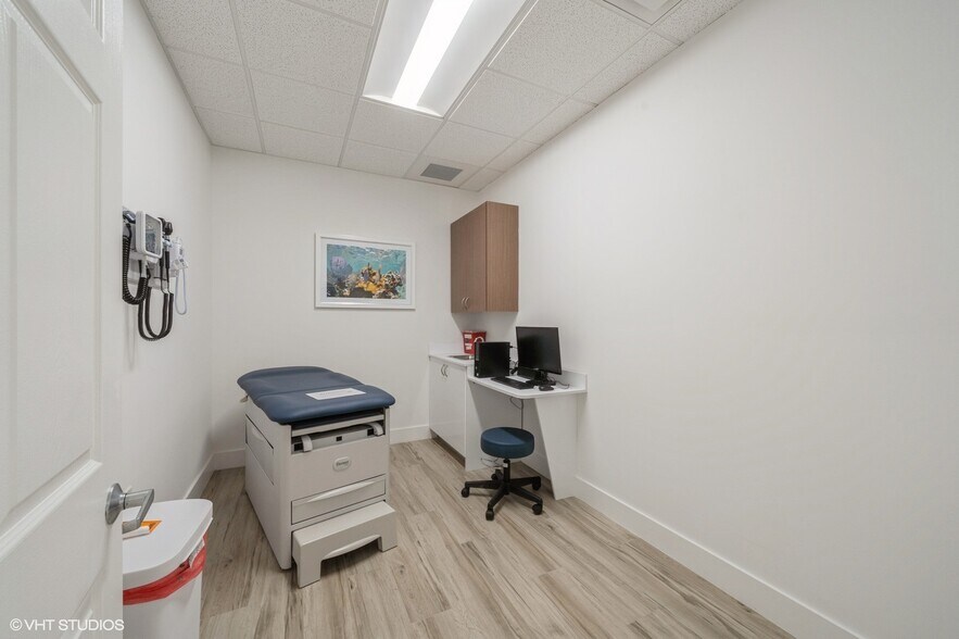 More Photos Of 3333 20th St, Vero Beach Medical For Sale