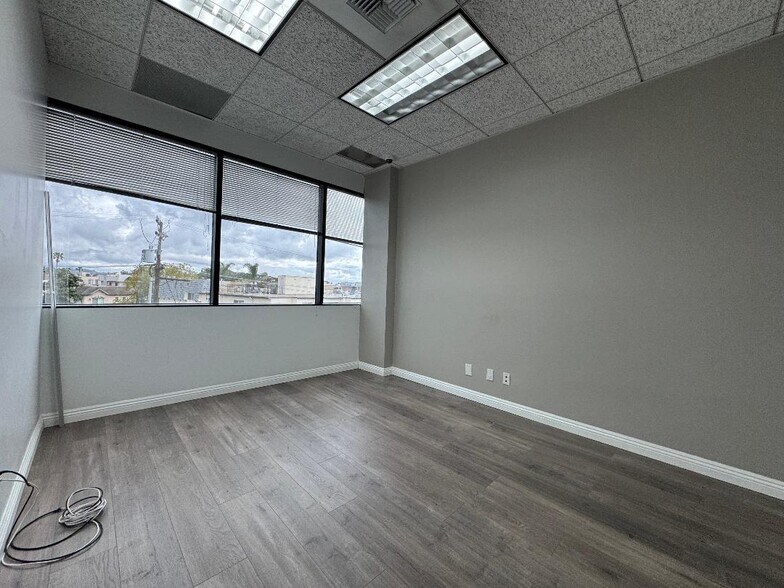 More Photos Of 144 N Glendale Ave, Glendale Office For Lease