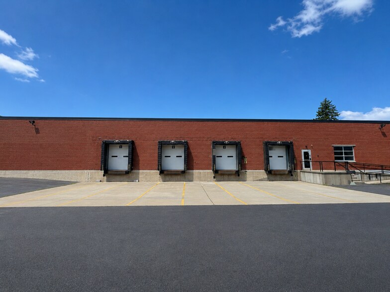 More Photos Of 1600 Canal Rd, Lafayette Flex For Lease
