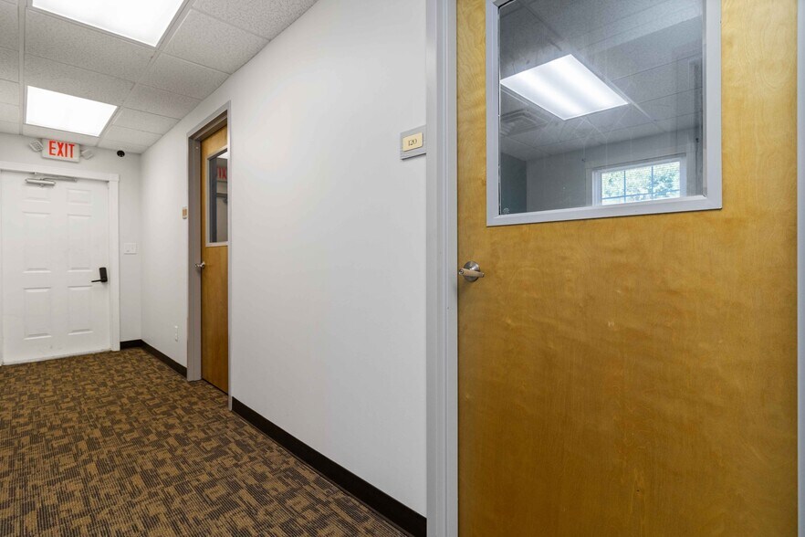 More Photos Of 118 Stockbridge Rd, Jonesboro Medical For Sale