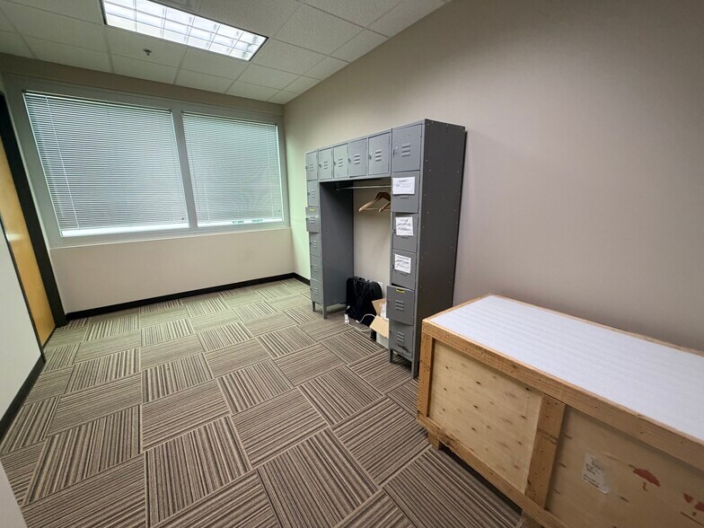 More Photos Of 1706 E New Hope Dr, Cedar Park Office For Lease