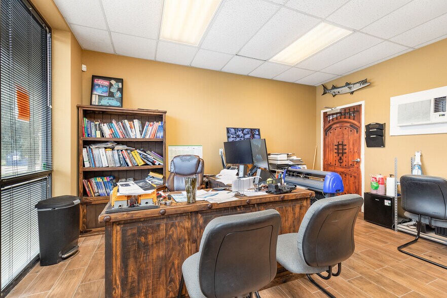 More Photos Of 10541 FM 1960 Rd W, Houston Warehouse For Sale