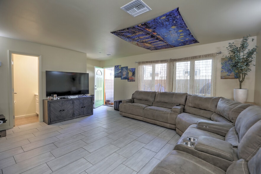 More Photos Of 186 Bell Way, Ventura Apartments For Sale