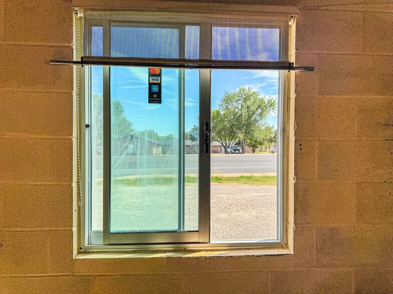 More Photos Of 115 E 8th St, Cisco Restaurant For Sale