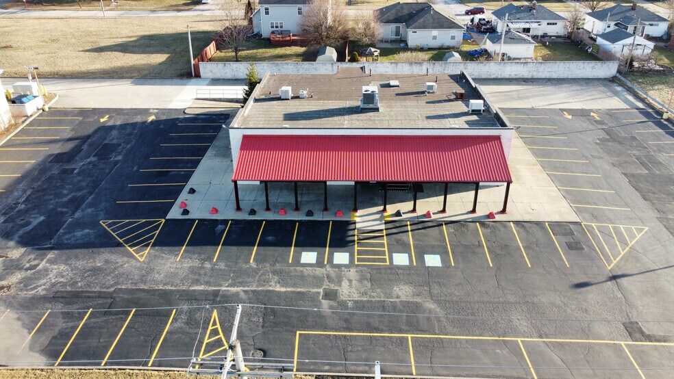 More Photos Of 13425 Snow Rd, Brook Park Freestanding For Lease