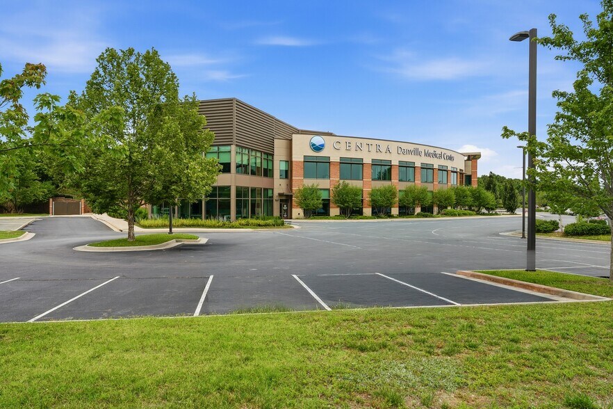 More Photos Of 414 Park Ave, Danville Medical For Lease