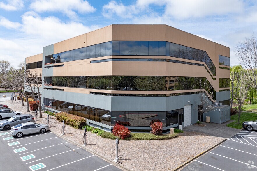 More Photos Of 1400 N McDowell Blvd, Petaluma Office For Lease