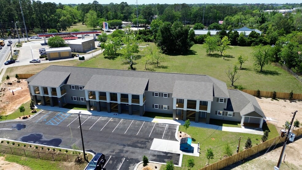 More Photos Of 1604 Lankford Dr, Valdosta Apartments For Sale