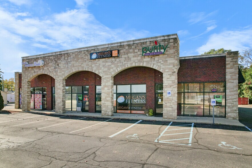 More Photos Of 52261-52271 Van Dyke Ave, Shelby Township Storefront For Lease