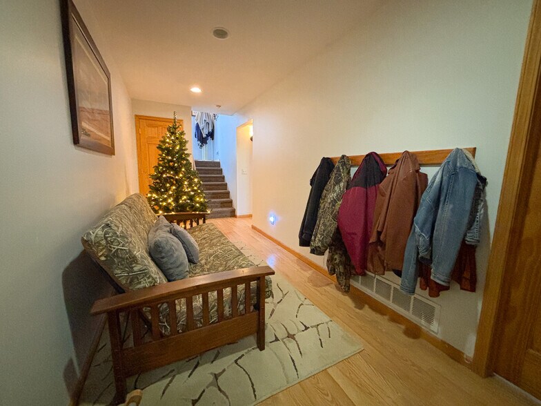 More Photos Of 31 Main Ave N, New York Mills Auto Dealership For Sale