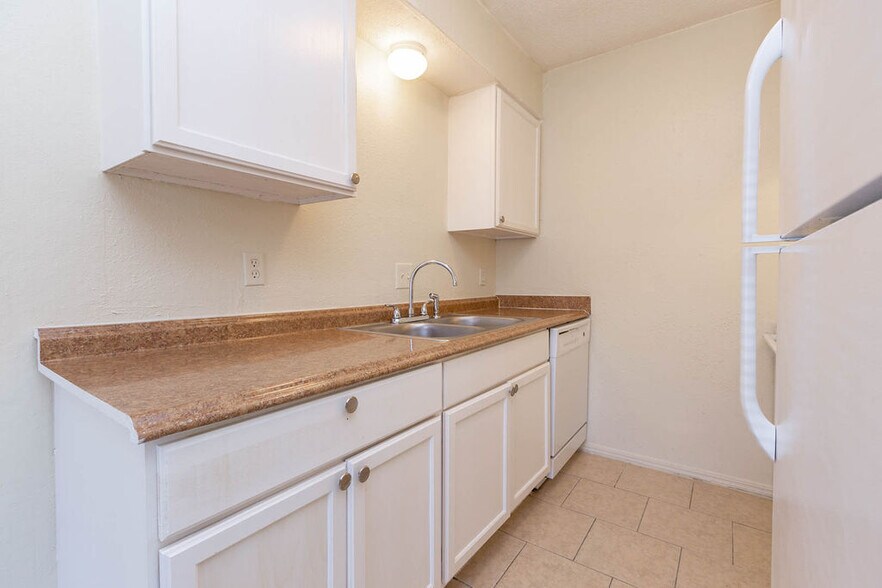 More Photos Of 7404 Lyrewood Ln, Oklahoma City Apartments For Sale