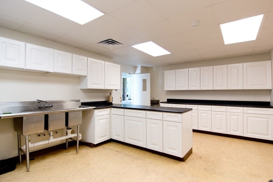 More Photos Of 36 Wedgewood Dr, Farmville Golf Course Driving Range For Sale