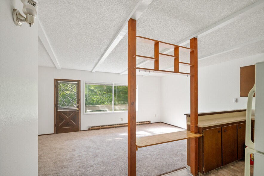 More Photos Of 21833 7th Ave S, Des Moines Apartments For Sale