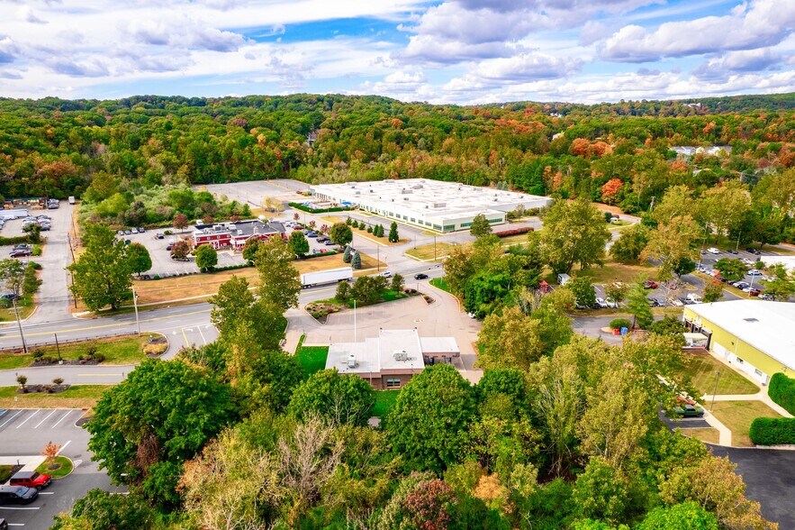 More Photos Of 16 Green Pond Rd, Rockaway General Retail For Sale