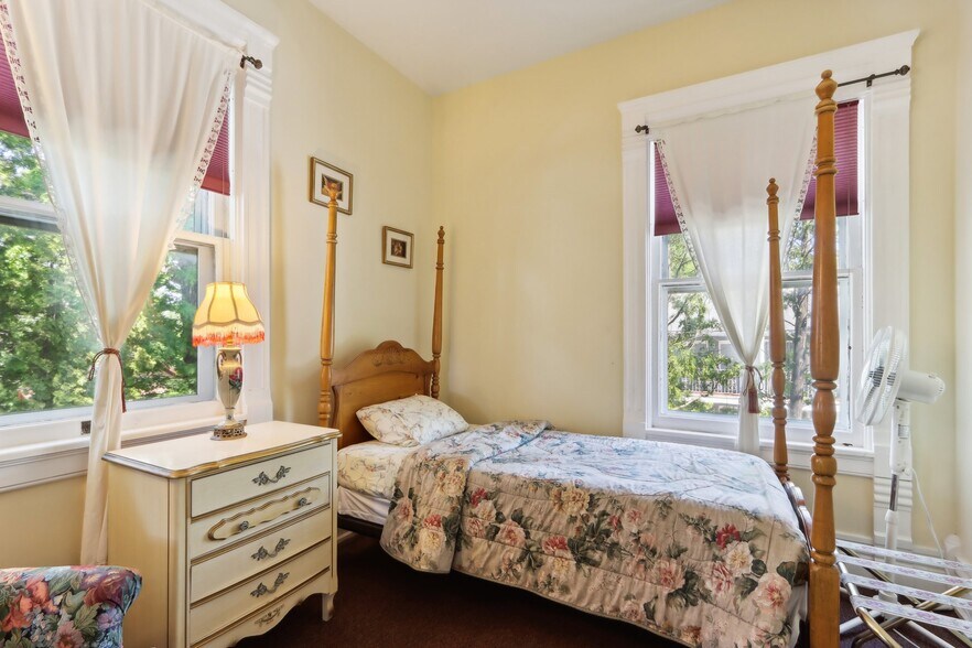 More Photos Of 910 River Rd, Wisconsin Dells Hotel For Sale