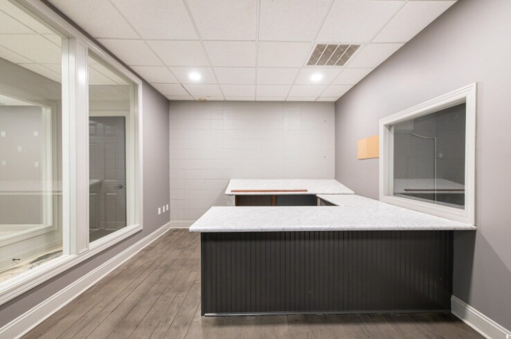 More Photos Of 303 N 13th St, Paducah Light Distribution For Sale