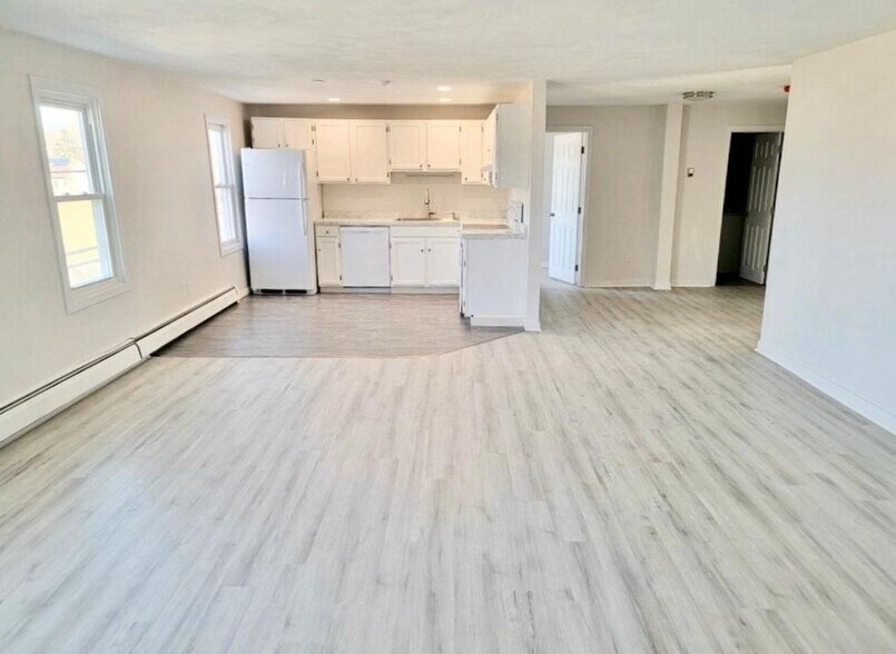 More Photos Of 60 Washington St, Bristol Apartments For Sale