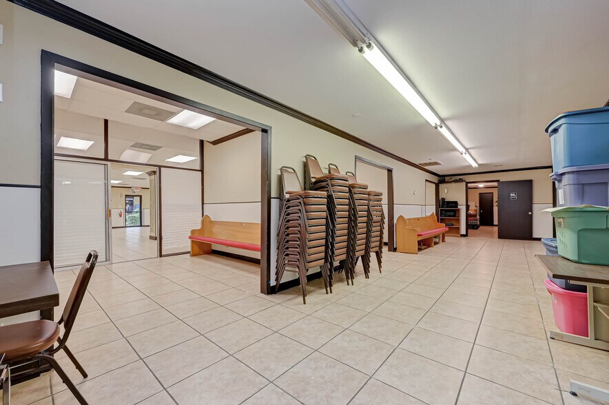 More Photos Of 3402 Amanda Ln, Houston Flex For Sale