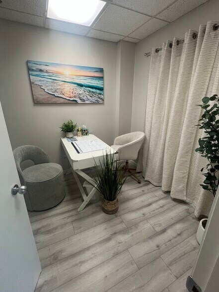 More Photos Of 1219 S East Ave, Sarasota Medical For Lease