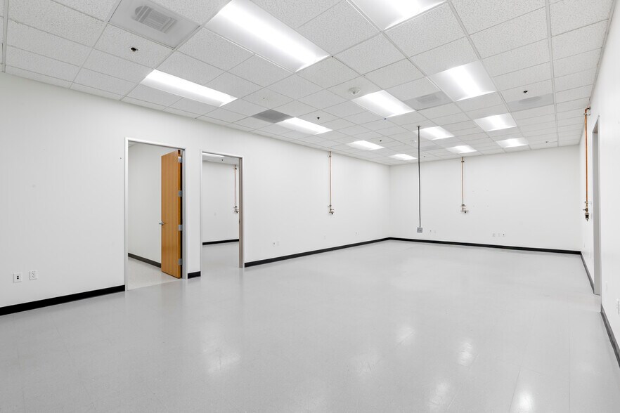 More Photos Of 6607-6657 Kaiser Dr, Fremont Light Manufacturing For Lease
