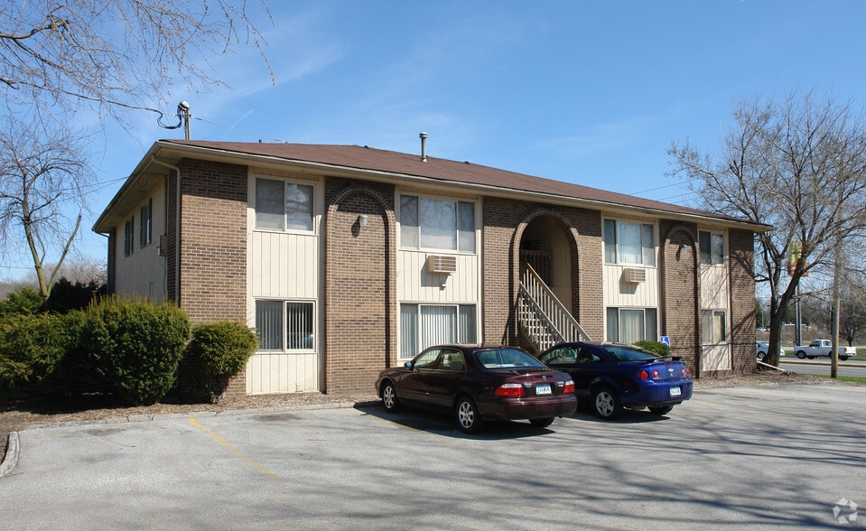 More Photos Of 3274 E Euclid Ave, Des Moines Apartments For Sale