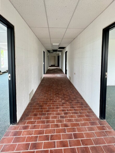 More Photos Of 1040 Main St S, Pine City Office For Sale