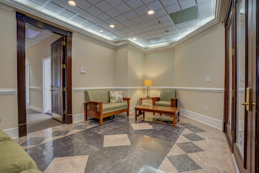 More Photos Of Pheasant Ridge Road, Roanoke Office For Lease