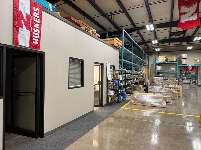More Photos Of 5201 S 19th St, Lincoln Warehouse For Sale