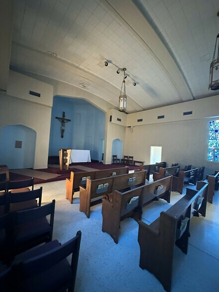 More Photos Of 317 Magnolia Ave, La Feria Religious Facility For Lease
