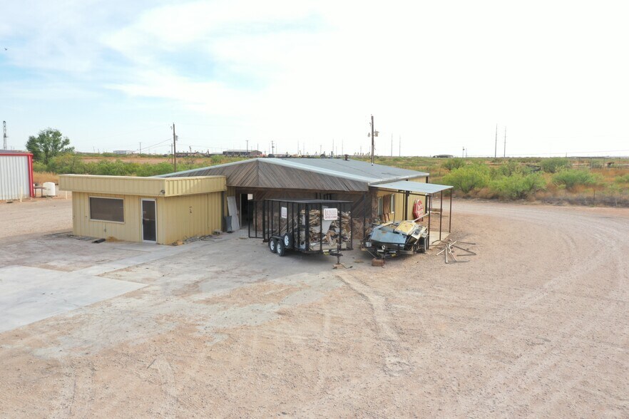 More Photos Of 1207 NW Mustang Dr, Andrews Warehouse For Sale