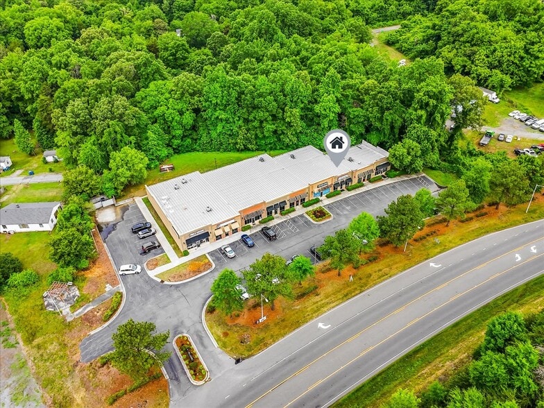 More Photos Of 562 Valley Rd, Mocksville Freestanding For Sale