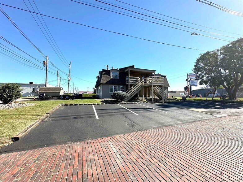 More Photos Of 701 Winchester Ave, Ashland Office For Sale