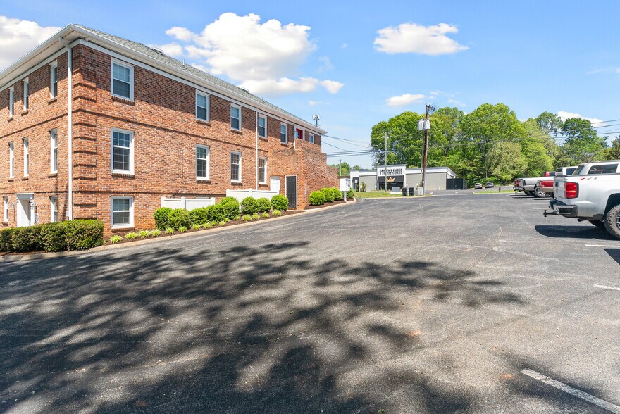 More Photos Of 6200 Fort Ave, Lynchburg Medical For Sale