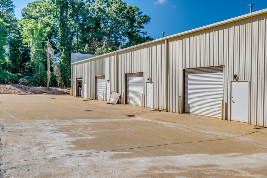 More Photos Of 480 N Dean Rd, Auburn Light Distribution For Lease