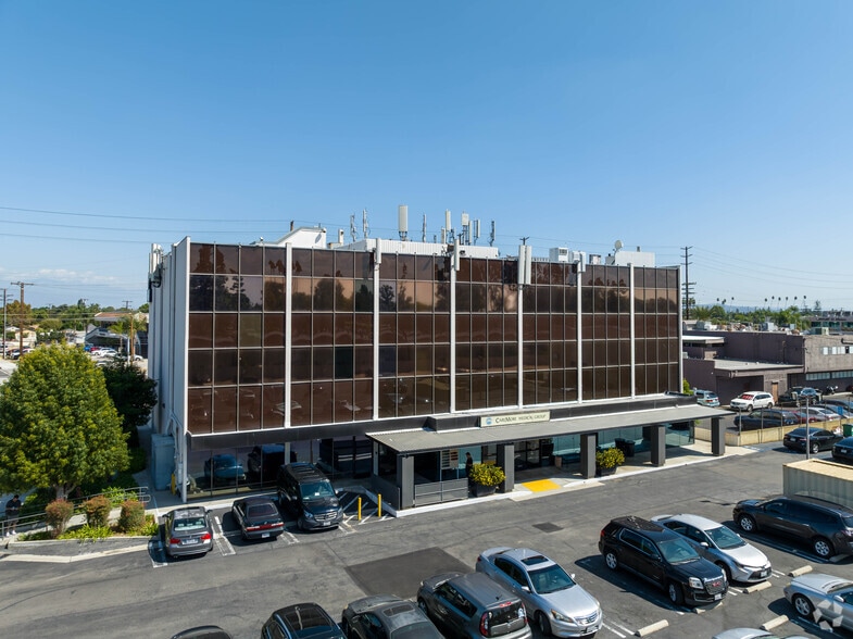 More Photos Of 9040 Telegraph Rd, Downey Medical For Lease