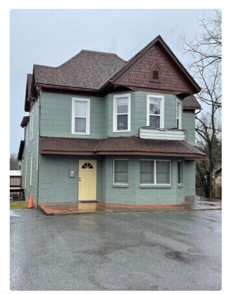 More Photos Of 604 S Oakwood Ave, Beckley Loft Creative Space For Lease