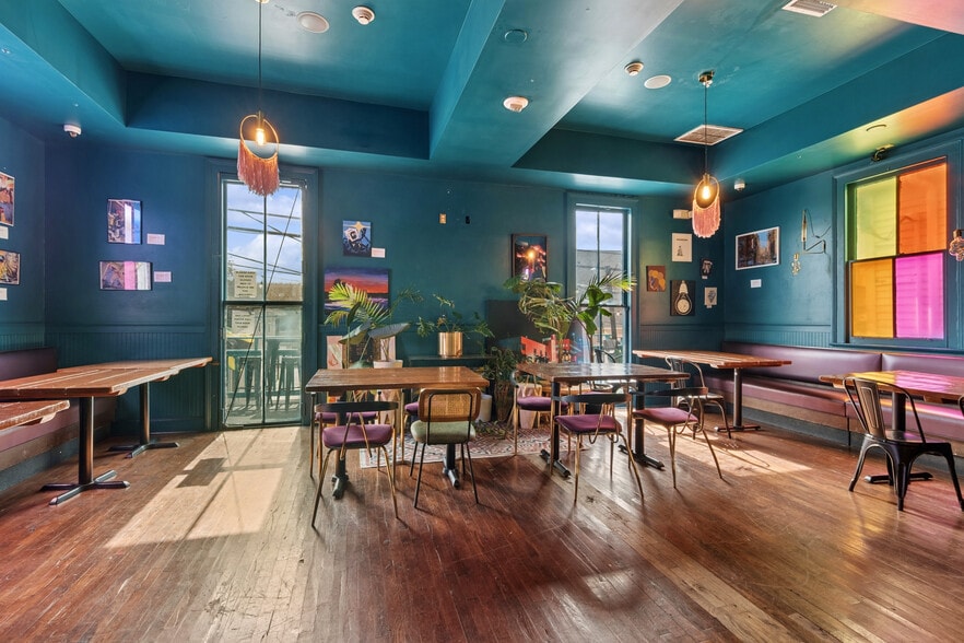 More Photos Of 8227-8229 Oak St, New Orleans Restaurant For Sale