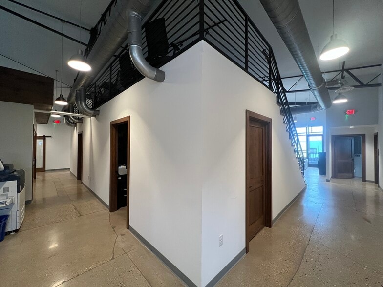 More Photos Of 1352 E Wilson St, Madison Warehouse For Sale