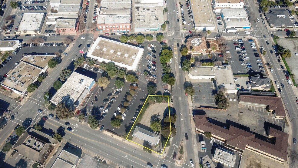 More Photos Of 27 John St, Salinas Bank For Sale