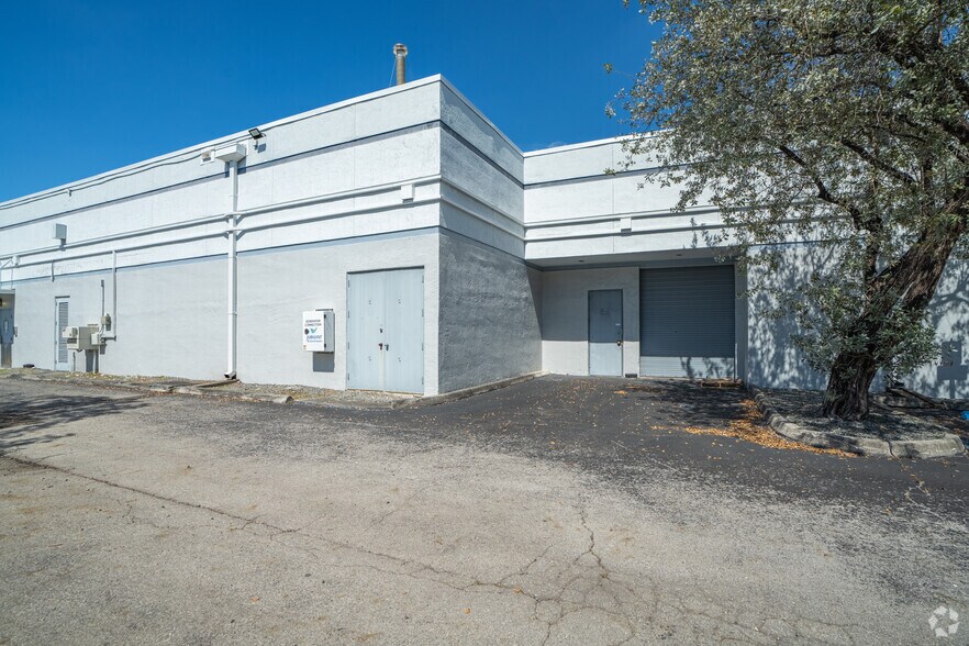 More Photos Of 8880 NW 20th St, Doral Research And Development For Lease