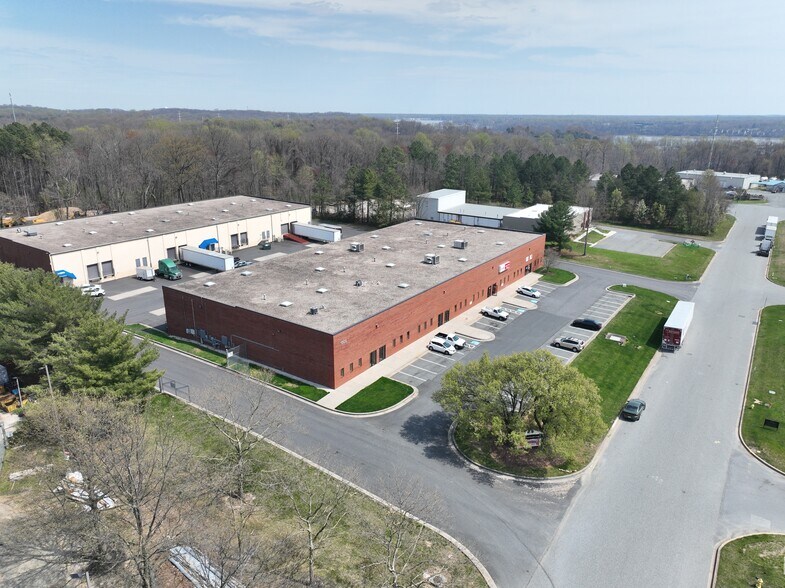 More Photos Of 1305 Governor Ct, Abingdon Warehouse For Lease