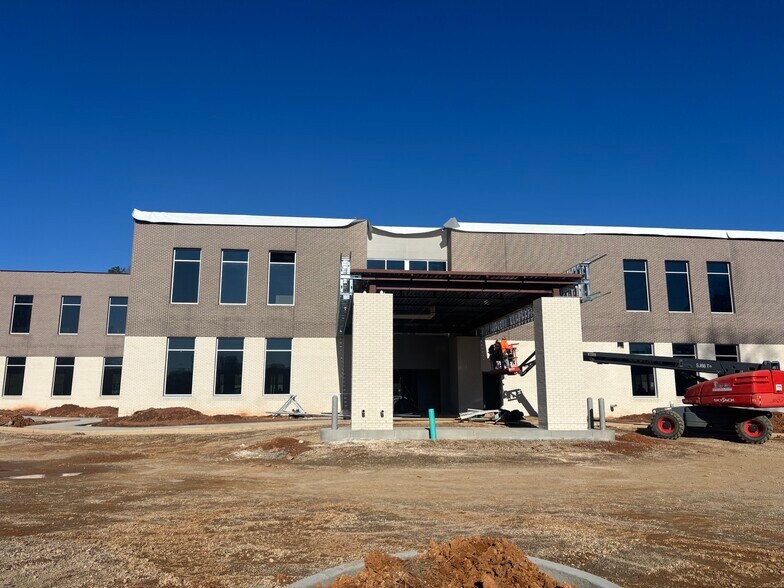 More Photos Of 7355 Main St, Woodstock Medical For Lease